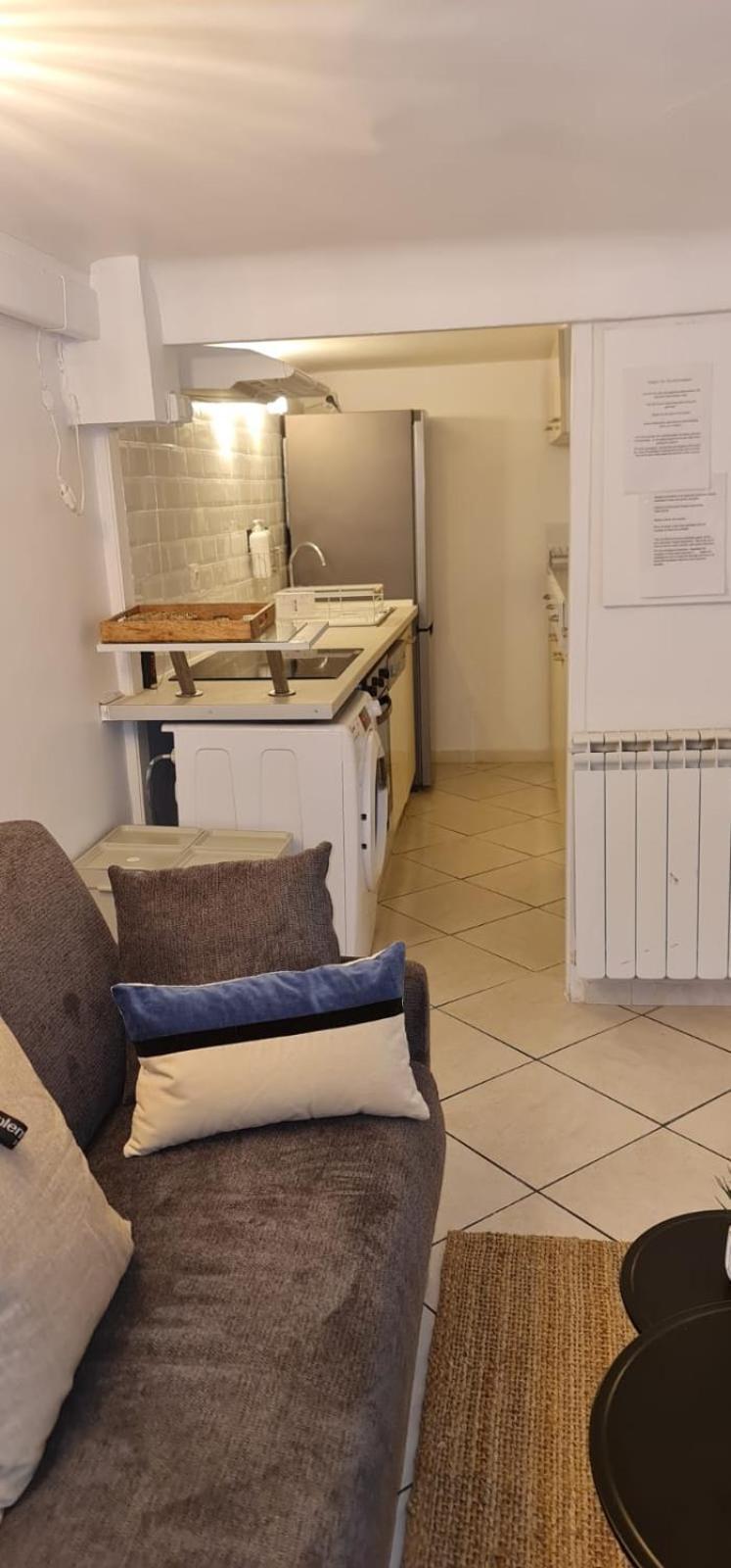 Le Cosy - Renovated In Place Massena Apartment *